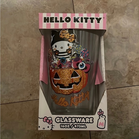 New hello kitty glassware - Picture 2 of 4